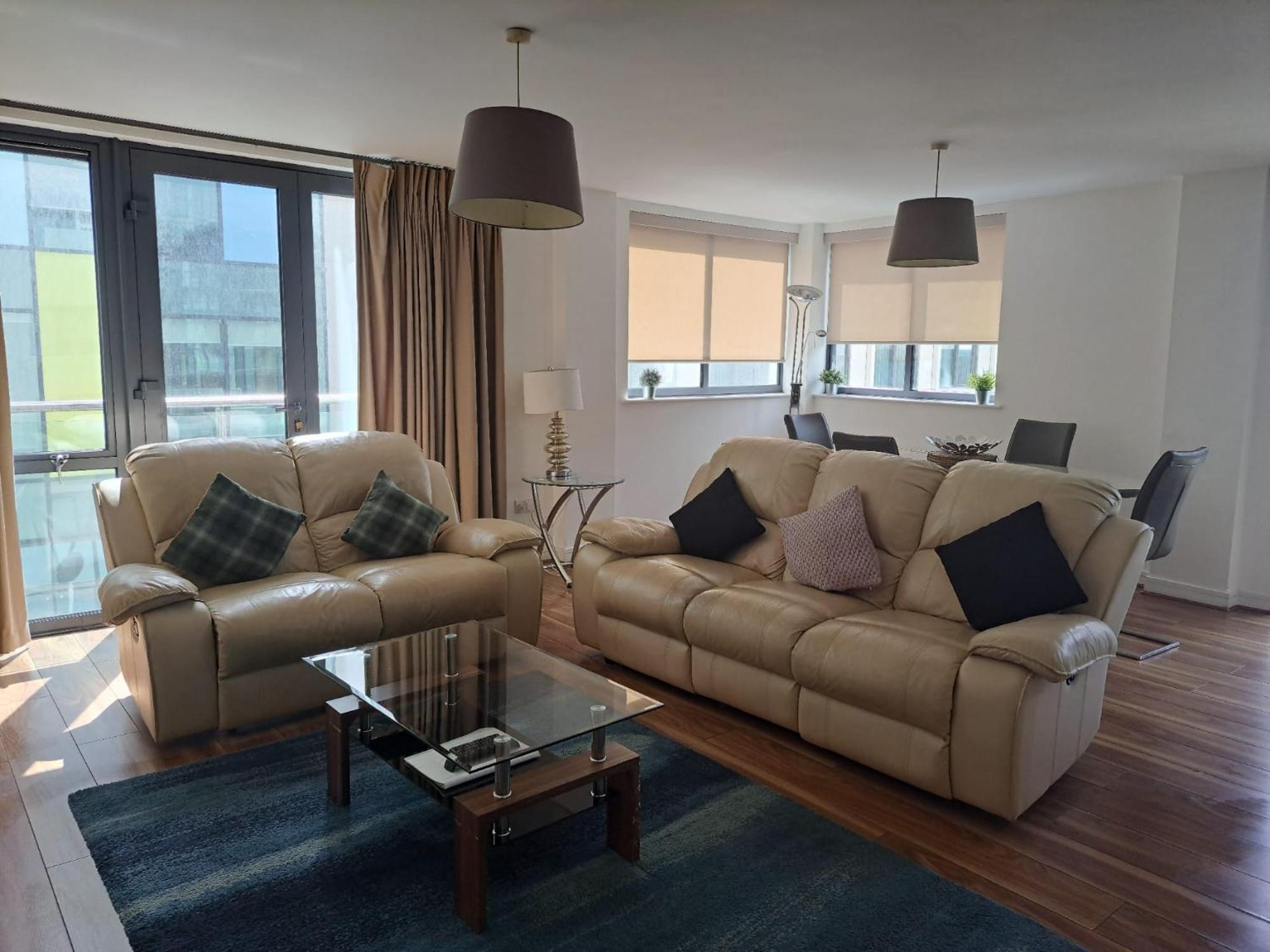 Grand Canal Square Apartments Dublin Exterior photo