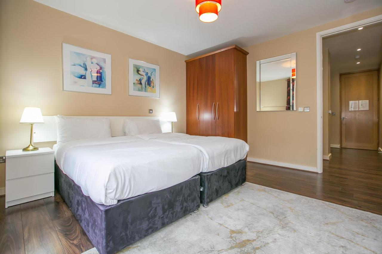 Grand Canal Square Apartments Dublin Exterior photo